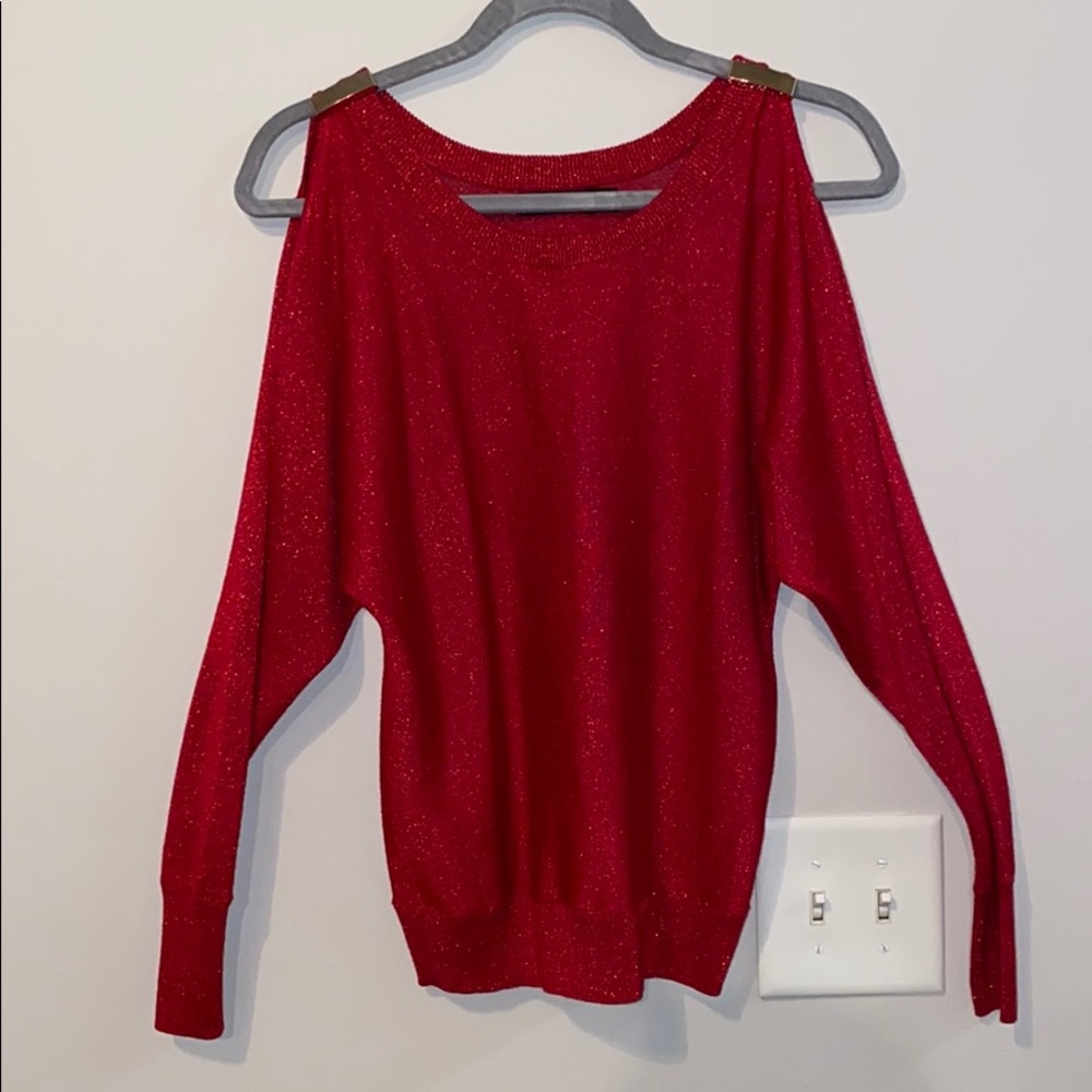 Long sleeve shoulderless top